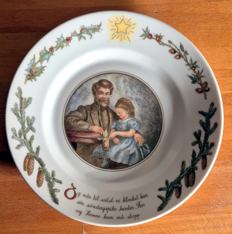 Platter med motiver fra "Peters Jul".
