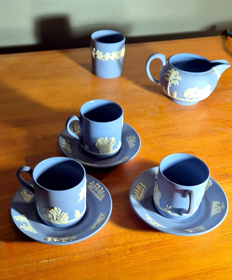 Wedgwood: kopper med underkopper